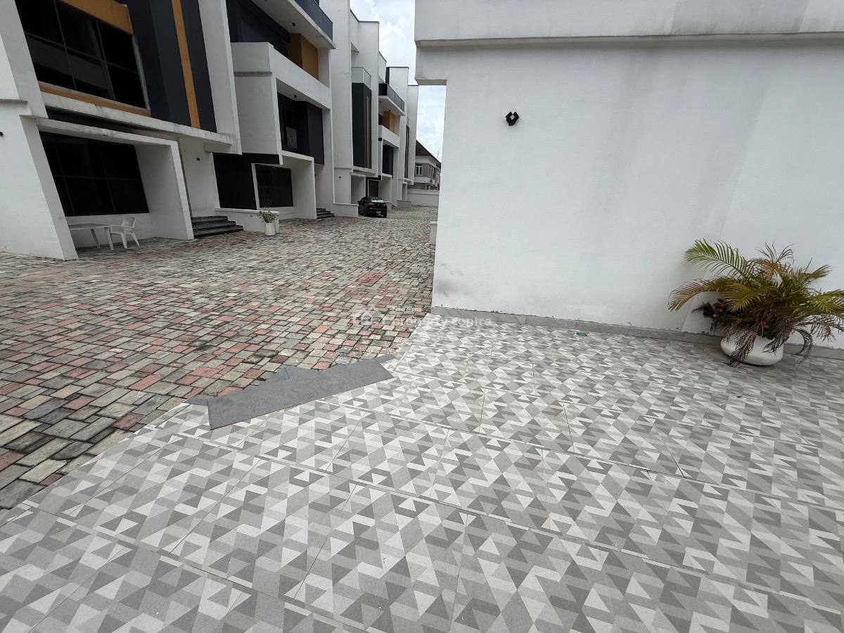 4 Bedroom Fully Detached Duplex with Bq and Swimming Pool for Distress, Chevron Drive, Lekki Phase 2, Lekki, Lagos, Detached Duplex for Sale