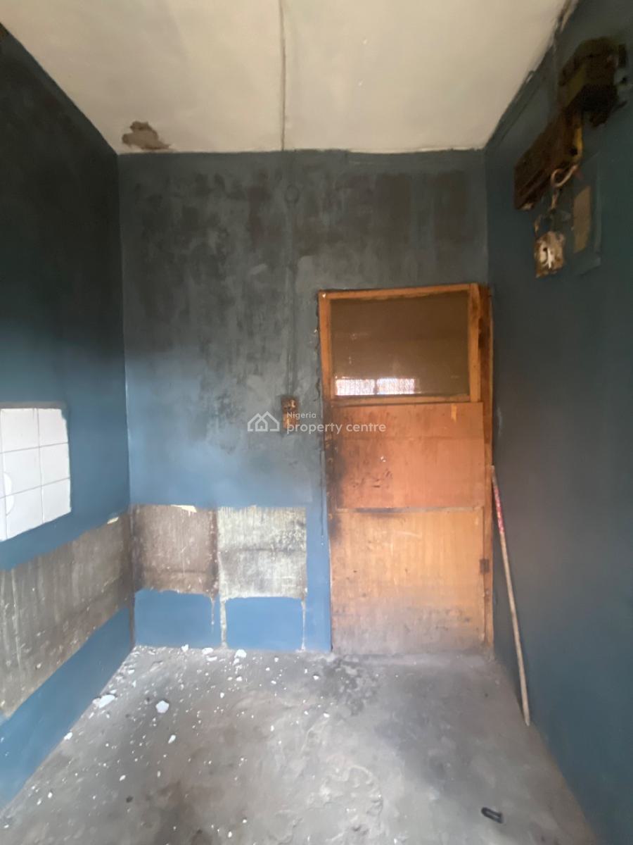 a 2 Bedroom Flat, Jakande Estate, Oke Afa, Isolo, Lagos, Block of Flats for Sale