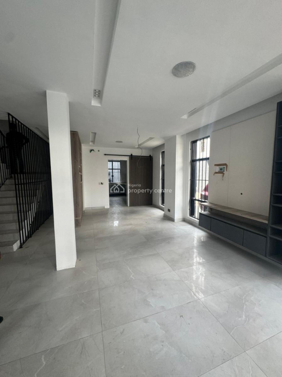 Spacious 4 Bedroom Semi-detached House with 1 Bq, Victoria Island (vi), Lagos, Semi-detached Duplex for Sale