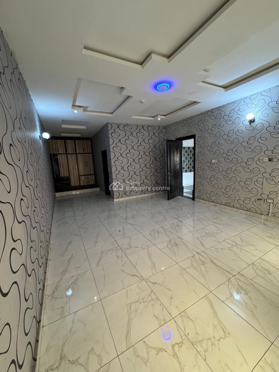 𝐖𝐄𝐋𝐋 𝐌𝐀𝐈𝐍𝐓𝐀𝐈𝐍𝐄𝐃 3 𝐁𝐄𝐃𝐑𝐎𝐎𝐌 𝐓𝐄𝐑𝐑𝐀𝐂𝐄, Lekki, Lagos, Terraced Duplex for Rent