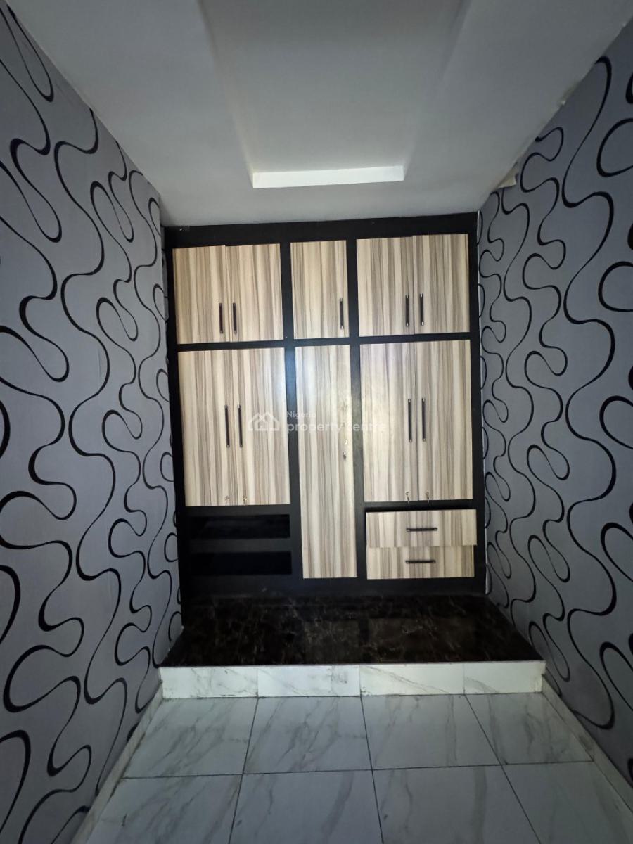 𝐖𝐄𝐋𝐋 𝐌𝐀𝐈𝐍𝐓𝐀𝐈𝐍𝐄𝐃 3 𝐁𝐄𝐃𝐑𝐎𝐎𝐌 𝐓𝐄𝐑𝐑𝐀𝐂𝐄, Lekki, Lagos, Terraced Duplex for Rent