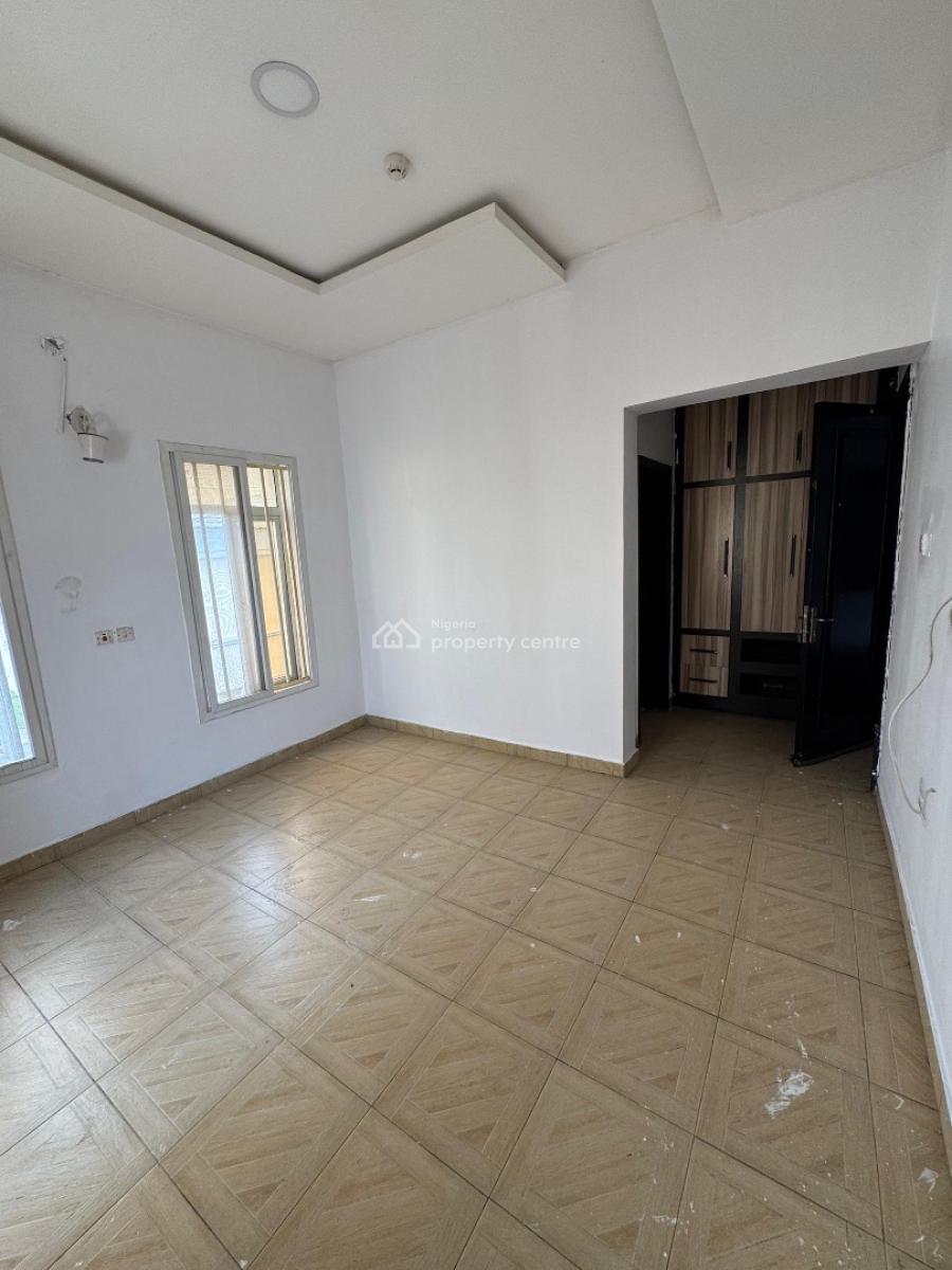 𝐖𝐄𝐋𝐋 𝐌𝐀𝐈𝐍𝐓𝐀𝐈𝐍𝐄𝐃 3 𝐁𝐄𝐃𝐑𝐎𝐎𝐌 𝐓𝐄𝐑𝐑𝐀𝐂𝐄, Lekki, Lagos, Terraced Duplex for Rent