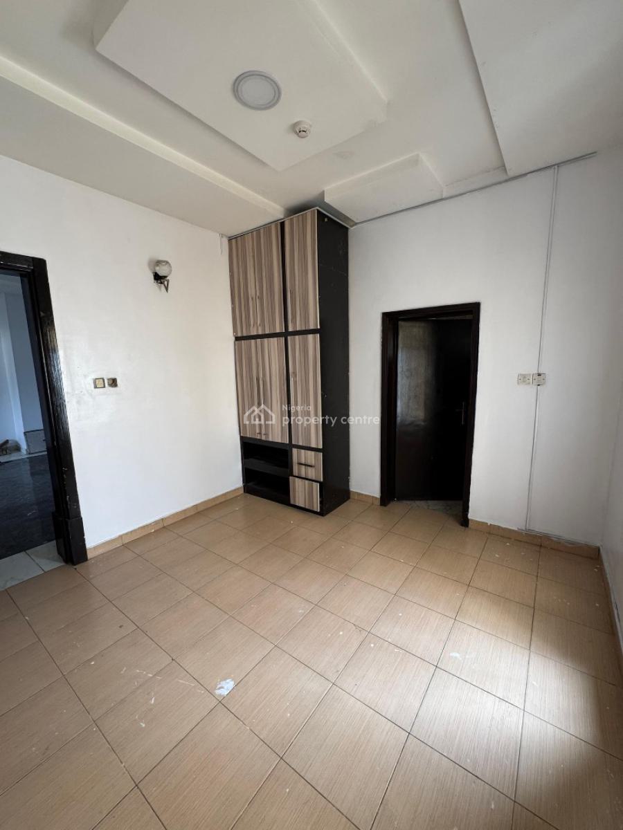 𝐖𝐄𝐋𝐋 𝐌𝐀𝐈𝐍𝐓𝐀𝐈𝐍𝐄𝐃 3 𝐁𝐄𝐃𝐑𝐎𝐎𝐌 𝐓𝐄𝐑𝐑𝐀𝐂𝐄, Lekki, Lagos, Terraced Duplex for Rent