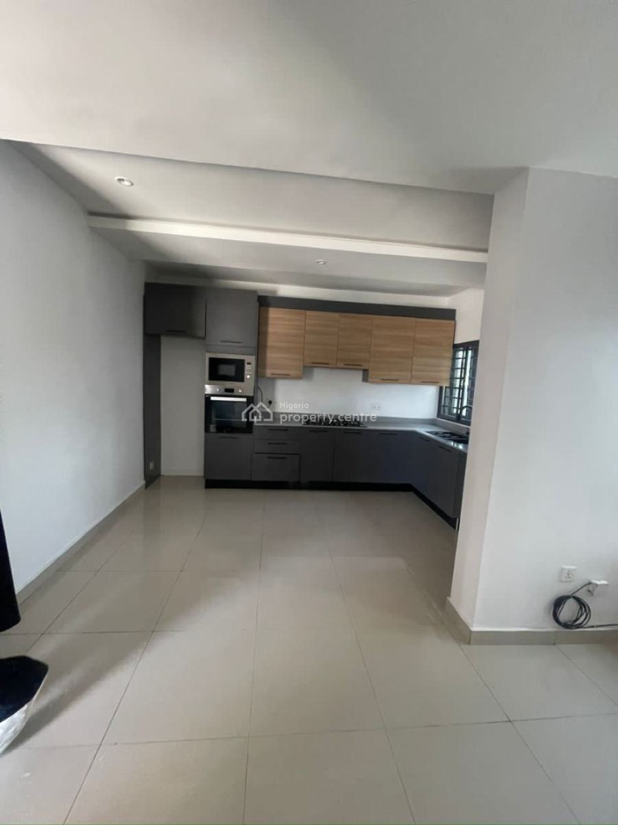 1 Bedroom Apartment, Lekki Phase 1, Lekki, Lagos, Mini Flat (room and Parlour) for Sale
