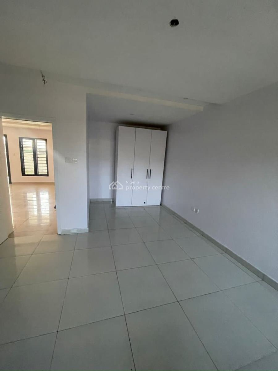 1 Bedroom Apartment, Lekki Phase 1, Lekki, Lagos, Mini Flat (room and Parlour) for Sale