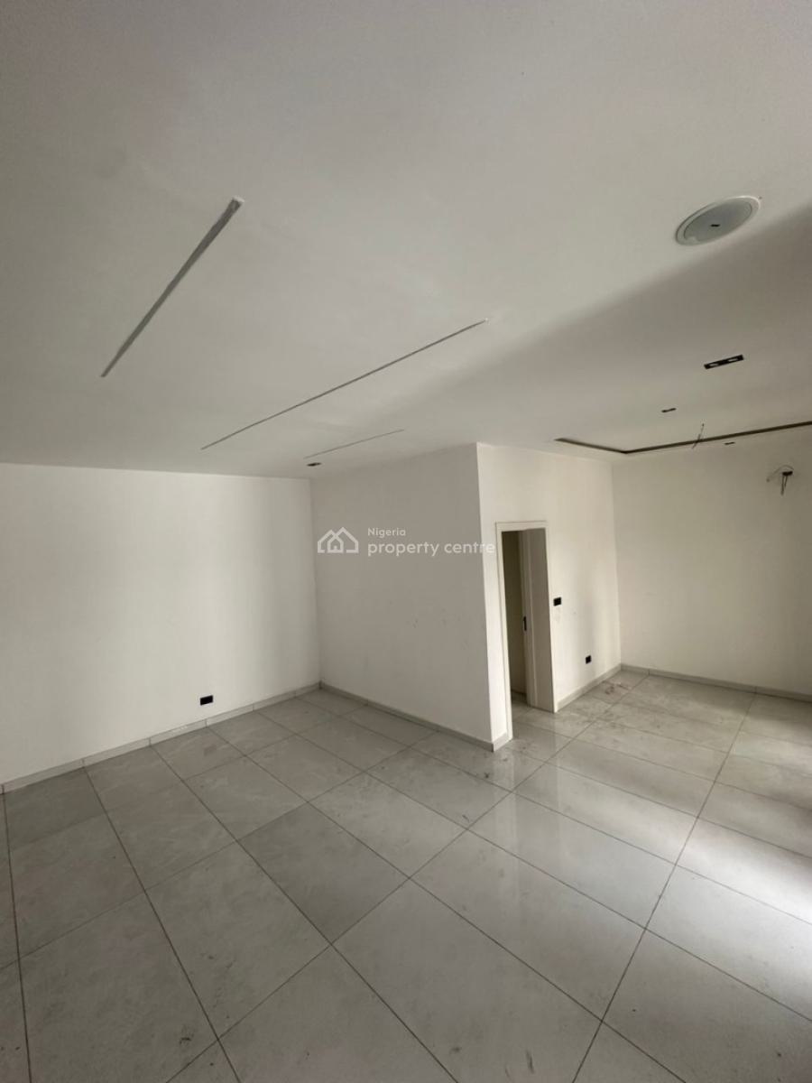 Fully Serviced 4 Bedroom Terrace in a Secured Environment, Lekki Phase 1, Lekki, Lagos, Terraced Duplex for Sale