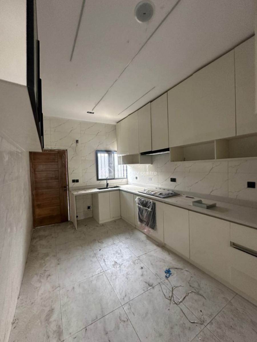 Fully Serviced 4 Bedroom Terrace in a Secured Environment, Lekki Phase 1, Lekki, Lagos, Terraced Duplex for Sale