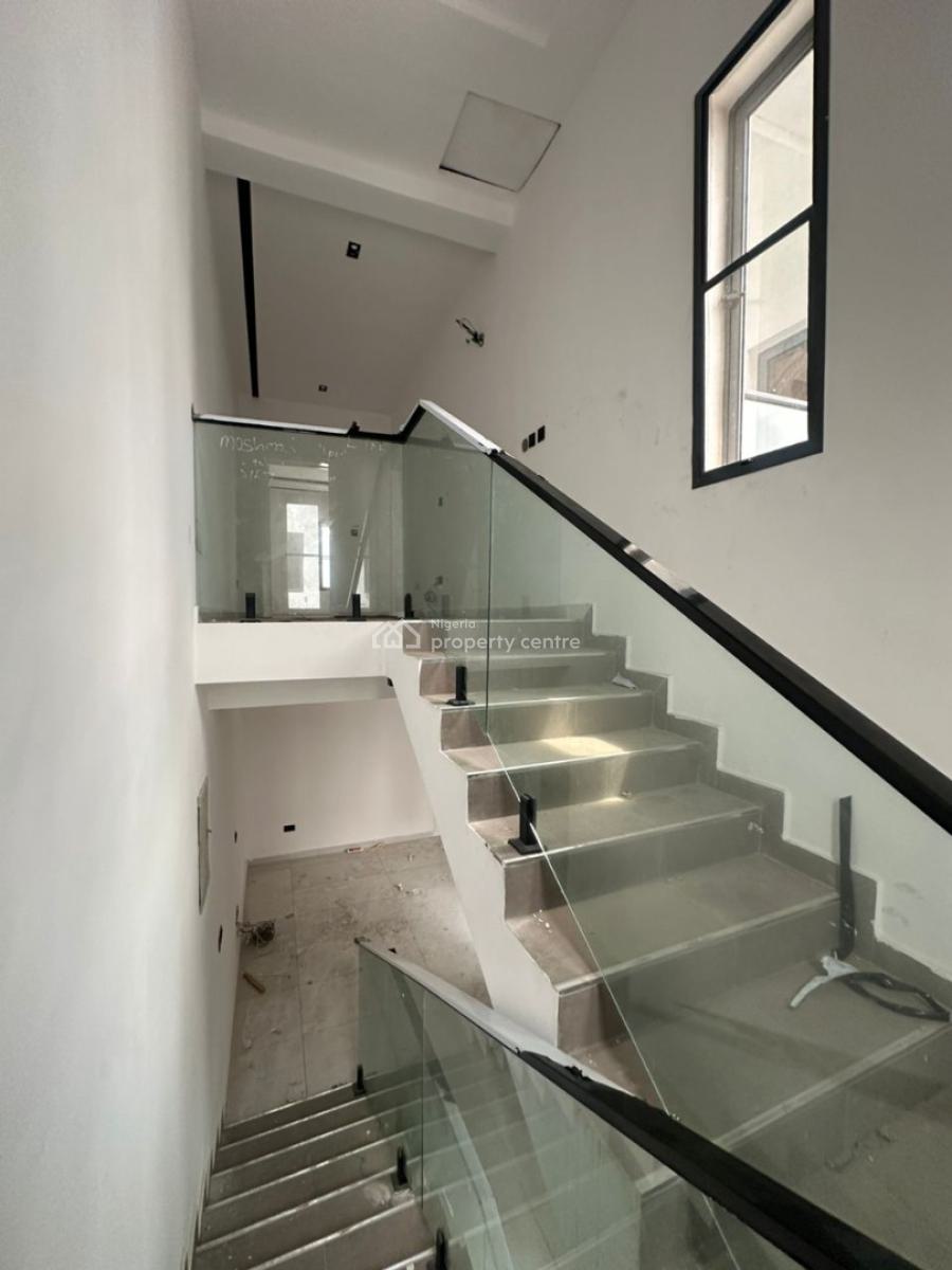 Fully Serviced 4 Bedroom Terrace in a Secured Environment, Lekki Phase 1, Lekki, Lagos, Terraced Duplex for Sale