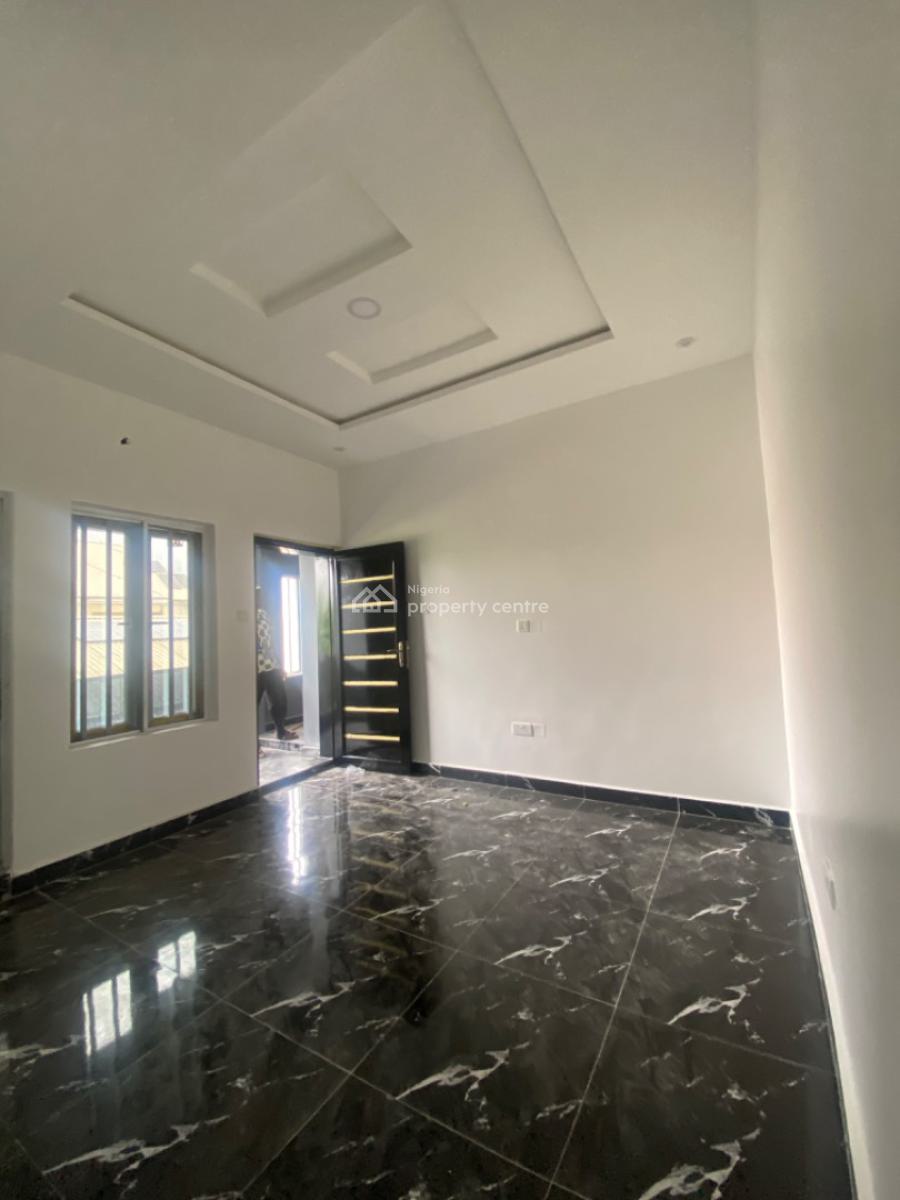 an Executive Two Bedroom Flat, Silver Crest Estate Besides Blenco Mall, Sangotedo, Ajah, Lagos, Flat / Apartment for Rent