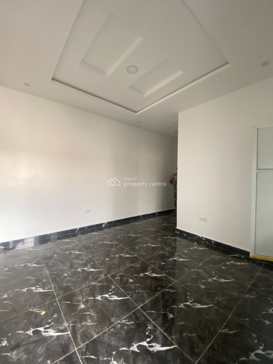 an Executive Two Bedroom Flat, Silver Crest Estate Besides Blenco Mall, Sangotedo, Ajah, Lagos, Flat / Apartment for Rent