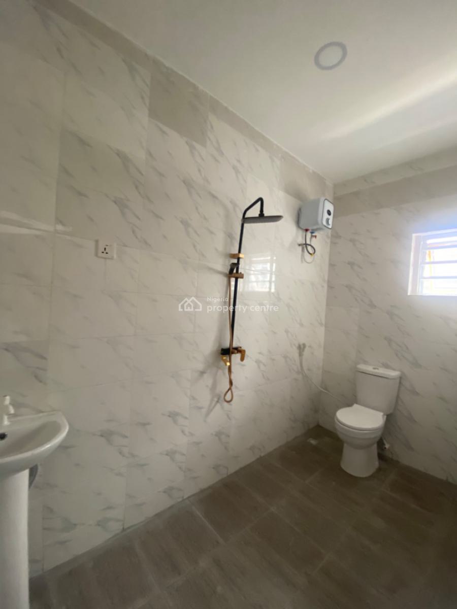 an Executive Two Bedroom Flat, Silver Crest Estate Besides Blenco Mall, Sangotedo, Ajah, Lagos, Flat / Apartment for Rent