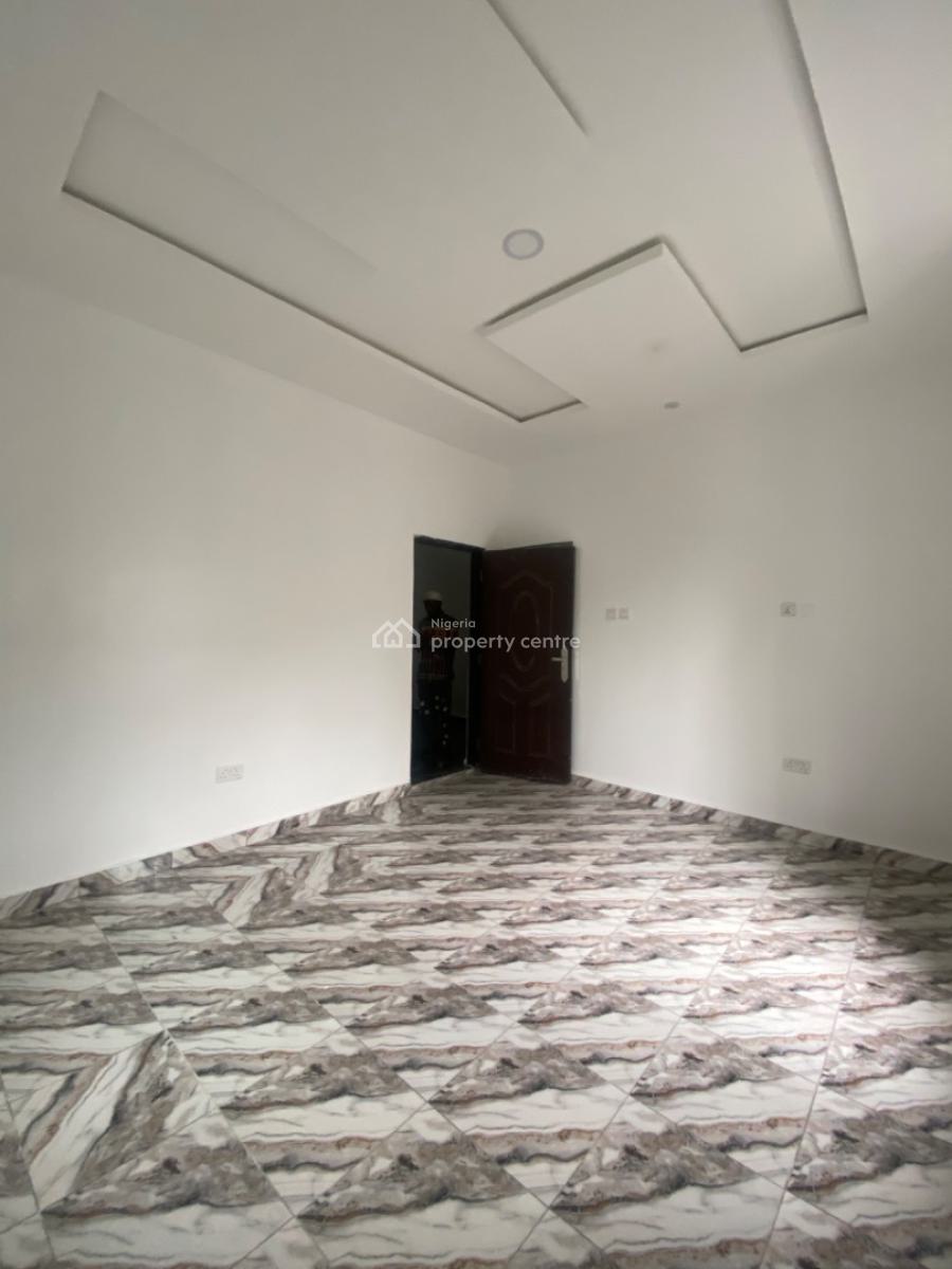 an Executive Two Bedroom Flat, Silver Crest Estate Besides Blenco Mall, Sangotedo, Ajah, Lagos, Flat / Apartment for Rent