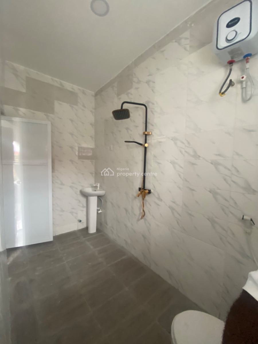 an Executive Two Bedroom Flat, Silver Crest Estate Besides Blenco Mall, Sangotedo, Ajah, Lagos, Flat / Apartment for Rent