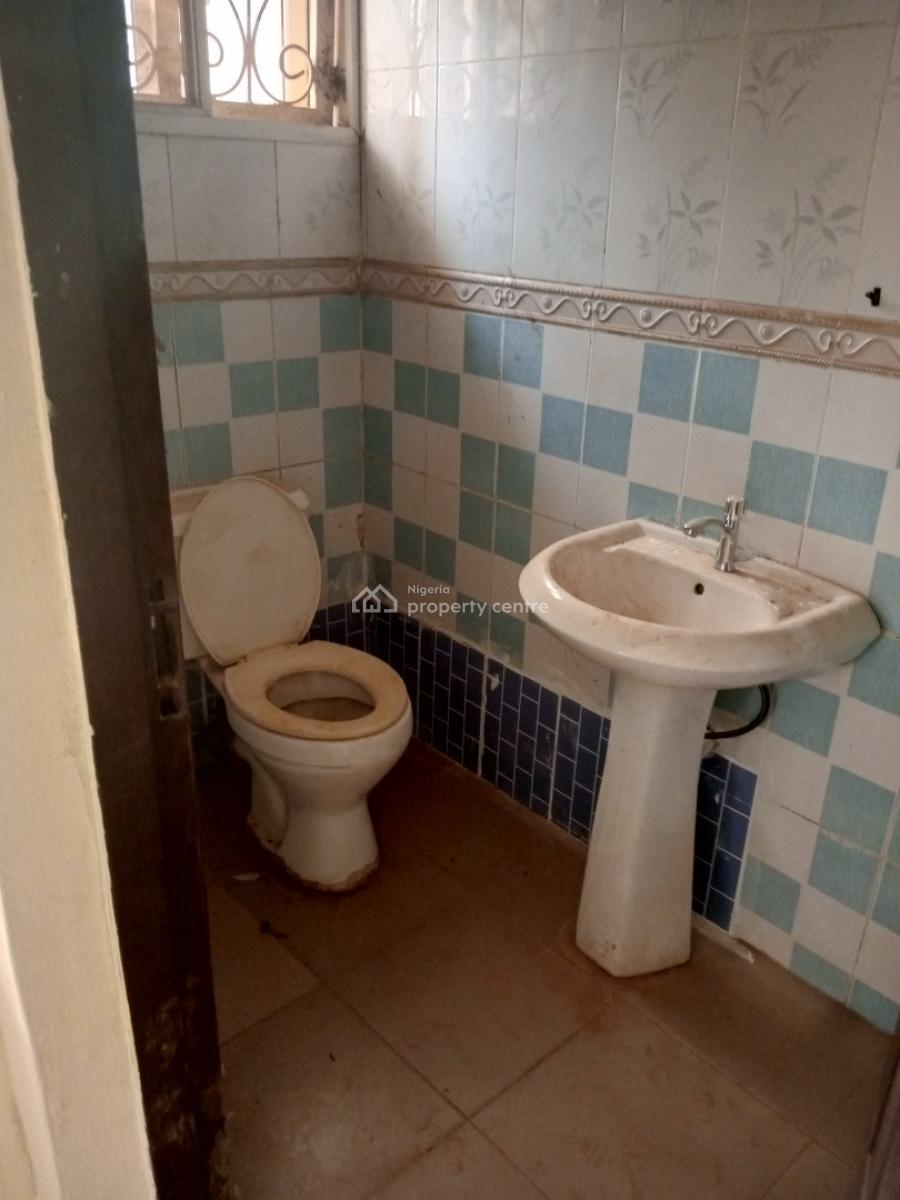 a Well Renovated 2 Bedroom Flat, Crd City, Fha, Lugbe District, Abuja, Flat / Apartment for Rent