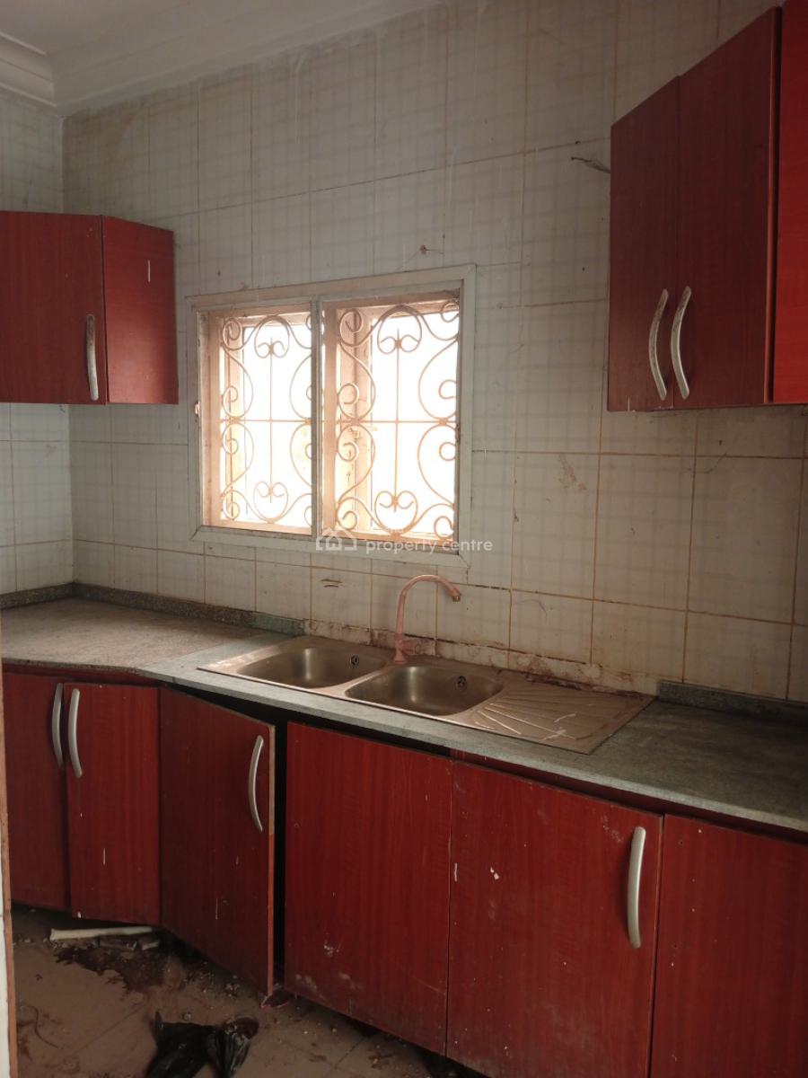 a Well Renovated 2 Bedroom Flat, Crd City, Fha, Lugbe District, Abuja, Flat / Apartment for Rent