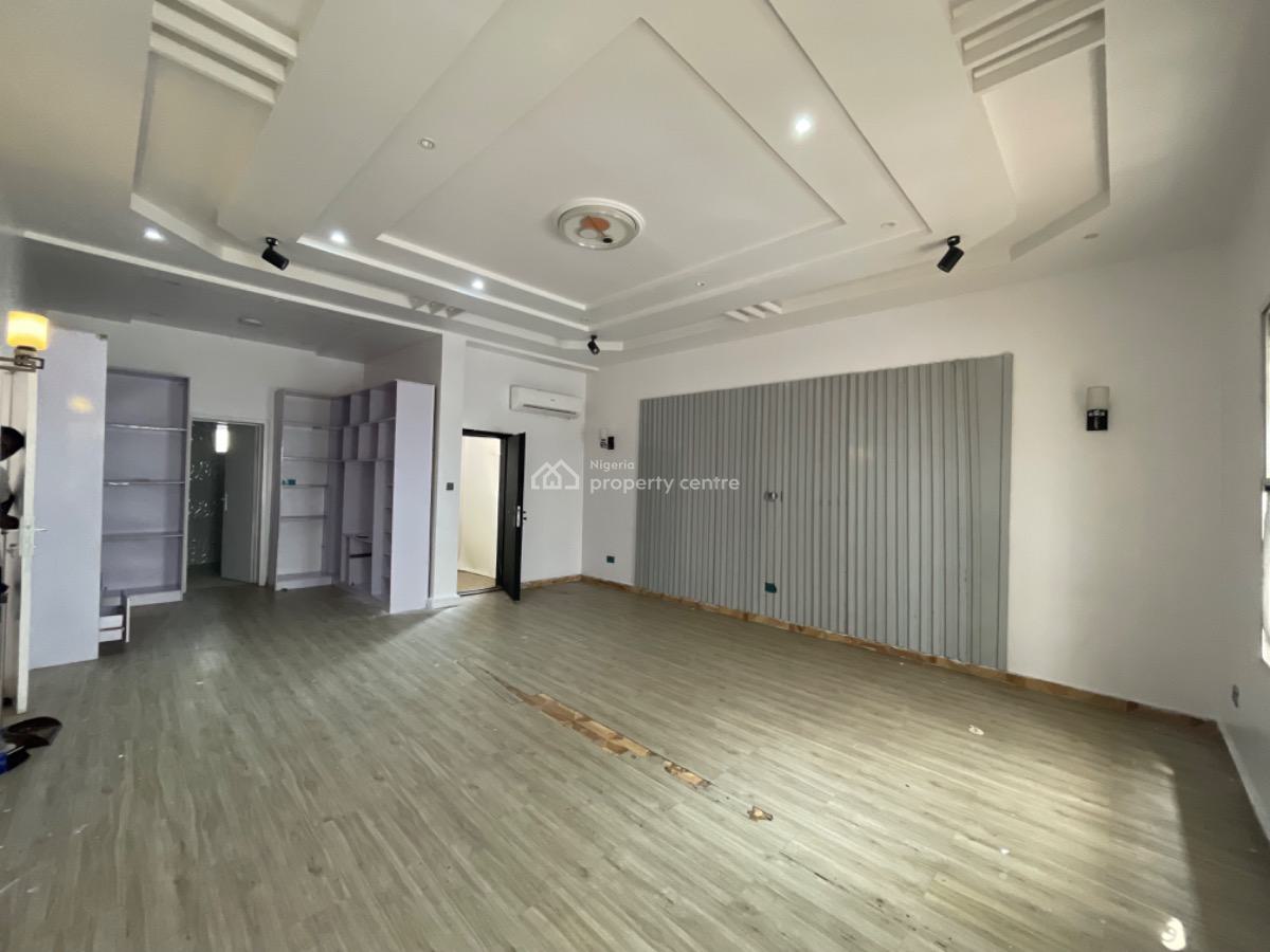 a Spacious and Nice Studio Apartment on Top Floor, Ilasan, Lekki, Lagos, Self Contain (single Rooms) for Rent