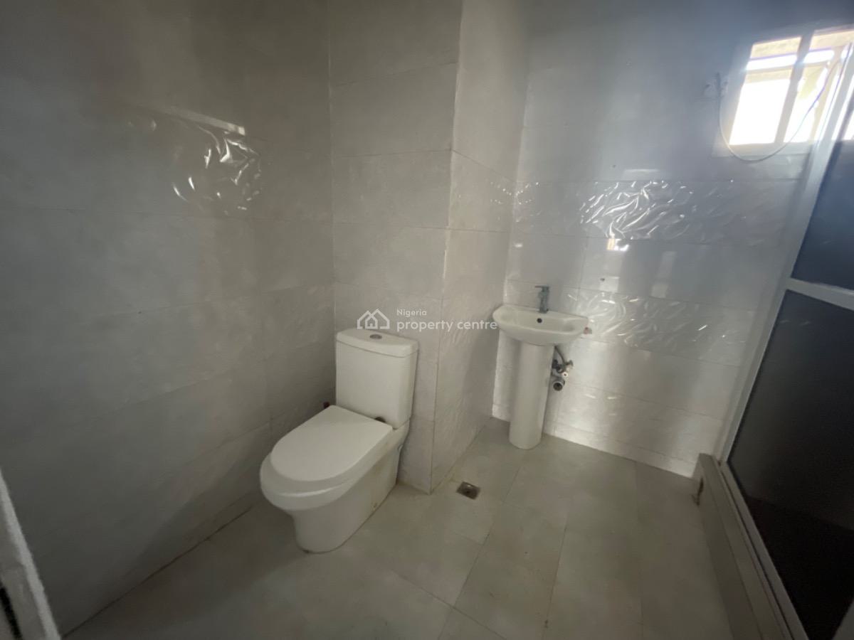 a Spacious and Nice Studio Apartment on Top Floor, Ilasan, Lekki, Lagos, Self Contain (single Rooms) for Rent