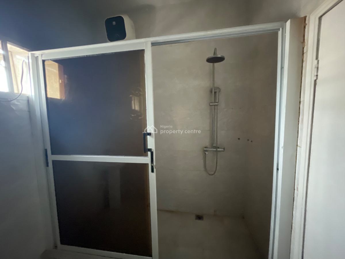 a Spacious and Nice Studio Apartment on Top Floor, Ilasan, Lekki, Lagos, Self Contain (single Rooms) for Rent