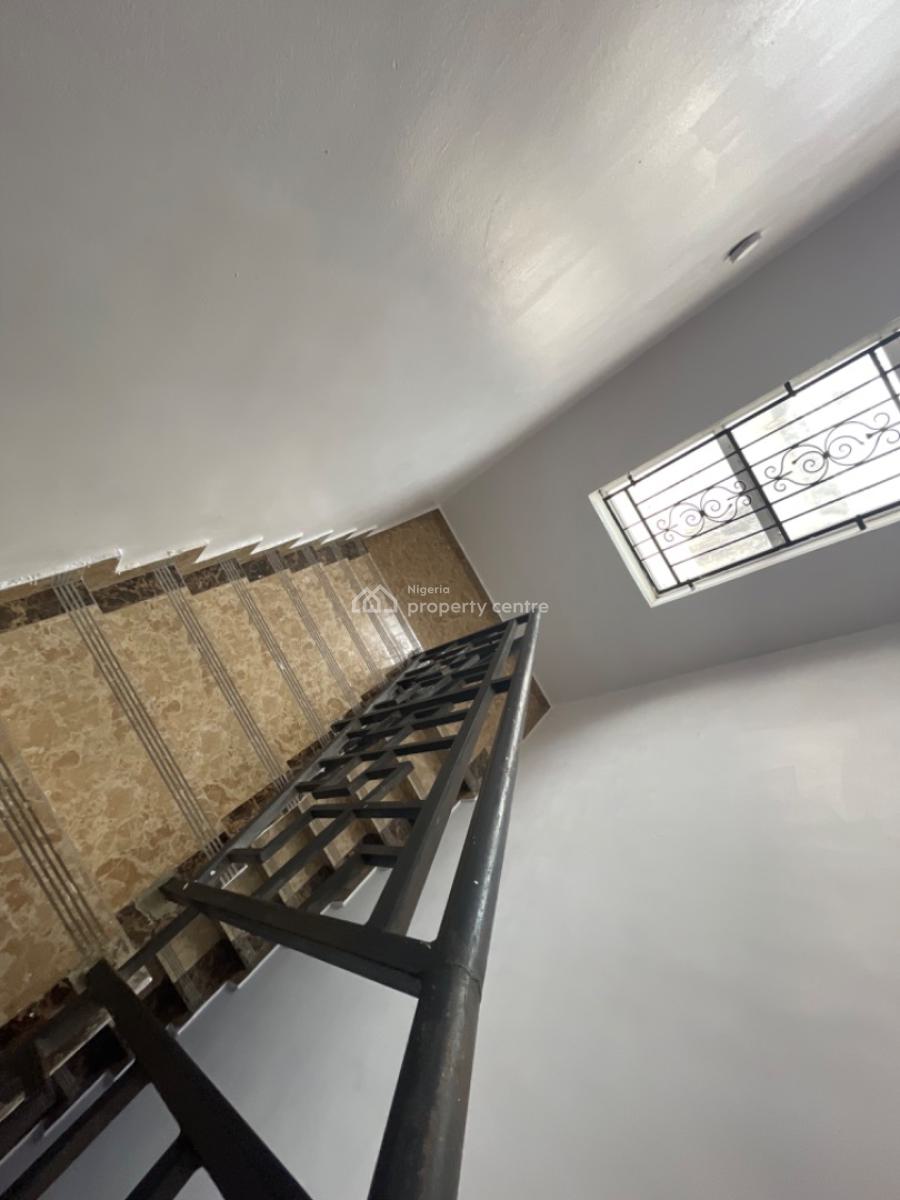 a Spacious and Nice Studio Apartment on Top Floor, Ilasan, Lekki, Lagos, Self Contain (single Rooms) for Rent