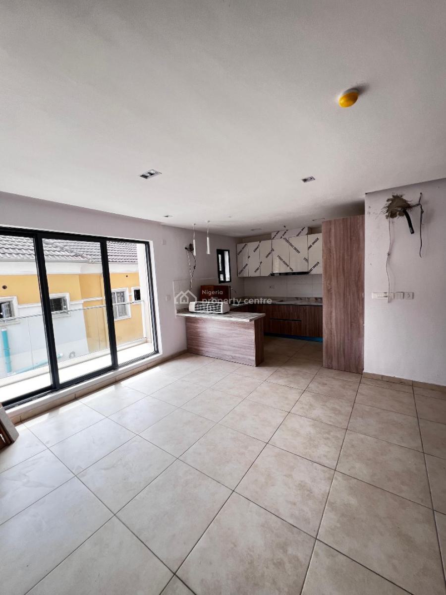 Solidly Built Luxury 2 Bedroom Apartment with Swimming Pool and Gym, Ologolo, Lekki, Lagos, Flat / Apartment for Sale