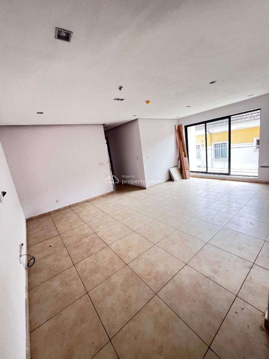 Solidly Built Luxury 2 Bedroom Apartment with Swimming Pool and Gym, Ologolo, Lekki, Lagos, Flat / Apartment for Sale
