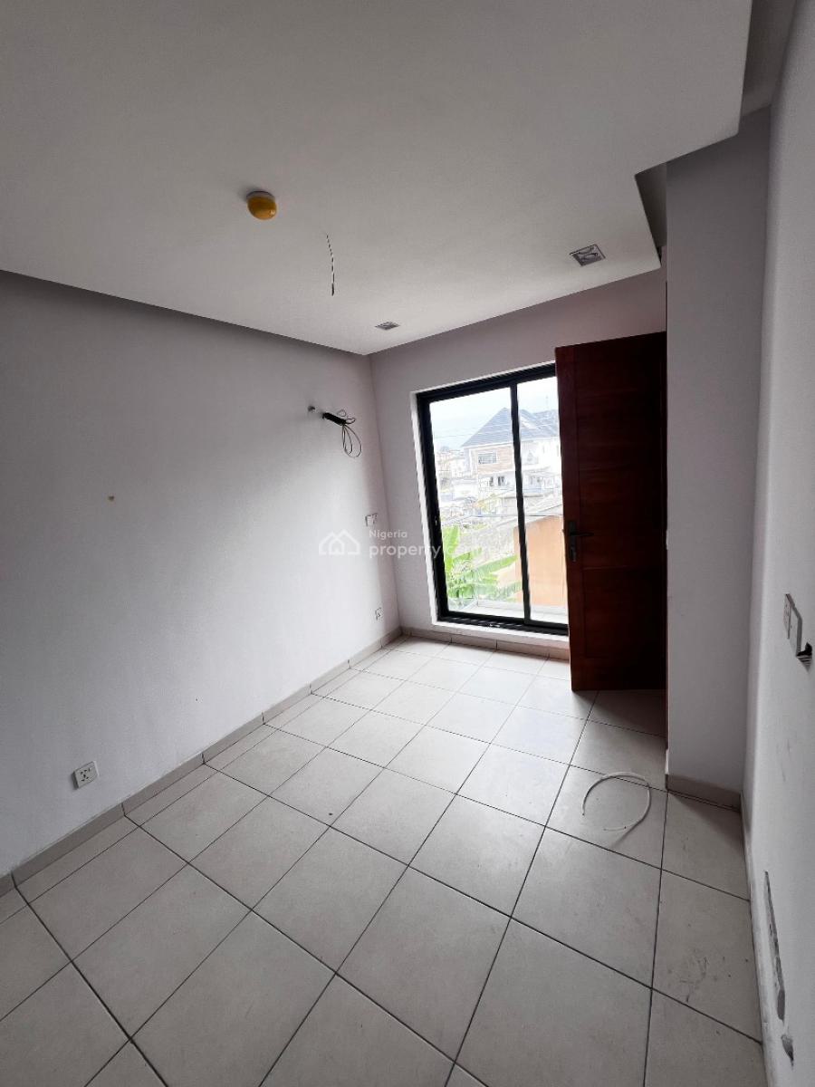 Solidly Built Luxury 2 Bedroom Apartment with Swimming Pool and Gym, Ologolo, Lekki, Lagos, Flat / Apartment for Sale