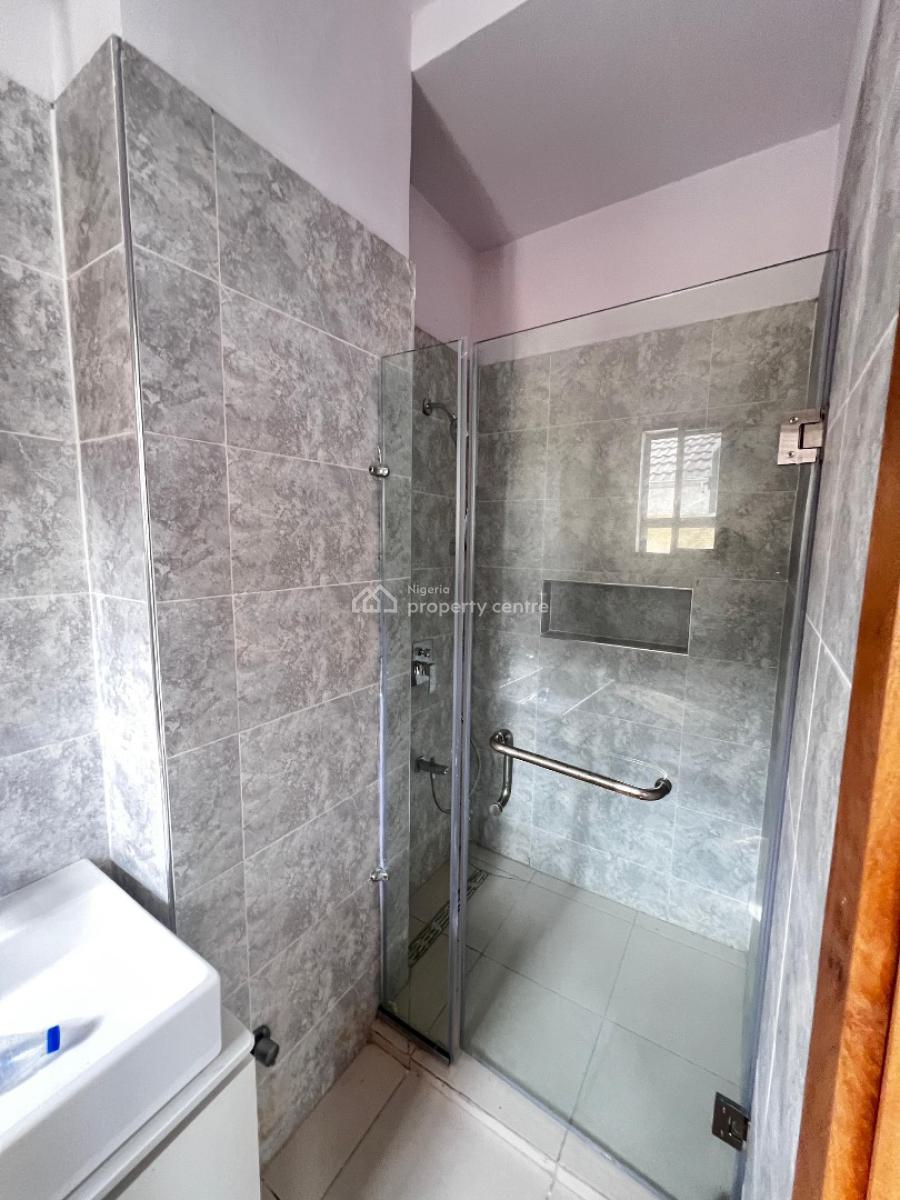 Solidly Built Luxury 2 Bedroom Apartment with Swimming Pool and Gym, Ologolo, Lekki, Lagos, Flat / Apartment for Sale