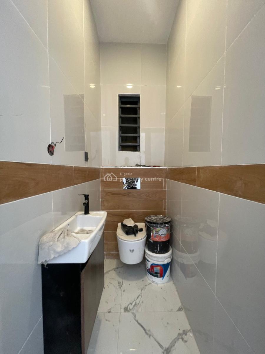 Stylish 3-bedroom Apartment with Elevator & Pool, Lekki Phase 1, Lekki, Lagos, Flat / Apartment for Sale
