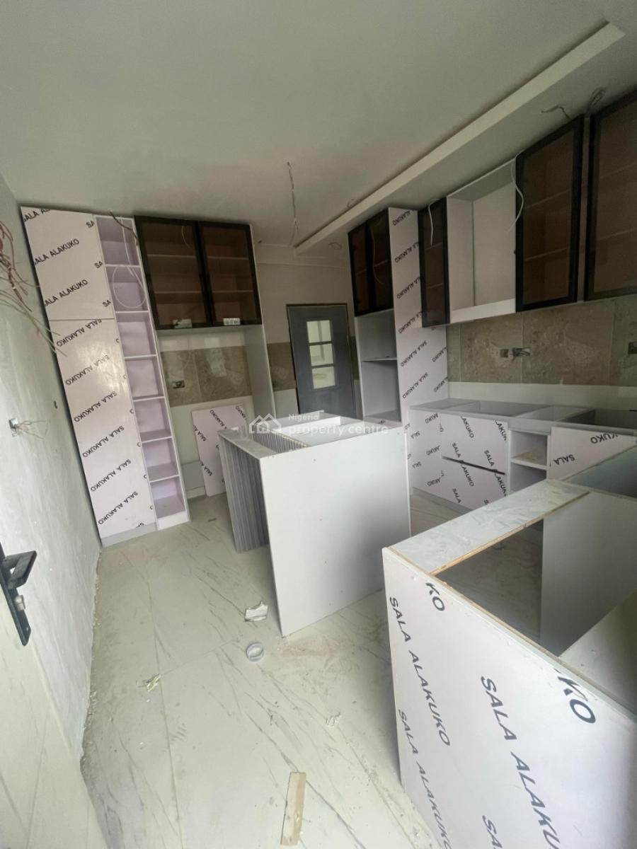 Contemporary 3 Bedroom Apartment in a Serviced Estate, Freedom Way, Lekki Phase 1, Lekki, Lagos, Flat / Apartment for Sale