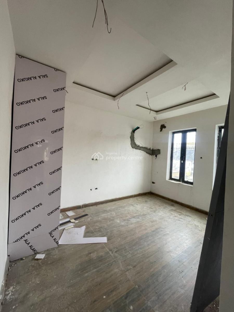 Contemporary 3 Bedroom Apartment in a Serviced Estate, Freedom Way, Lekki Phase 1, Lekki, Lagos, Flat / Apartment for Sale