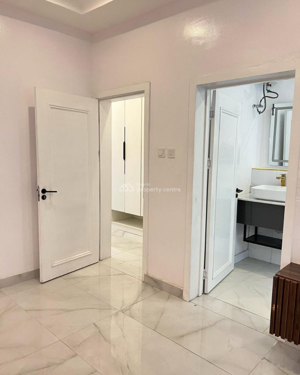 Luxurious 3 Bedroom Apartment with Dazzling City & Water Views, Off Admiralty, Lekki Phase 1, Lekki, Lagos, Flat / Apartment Short Let