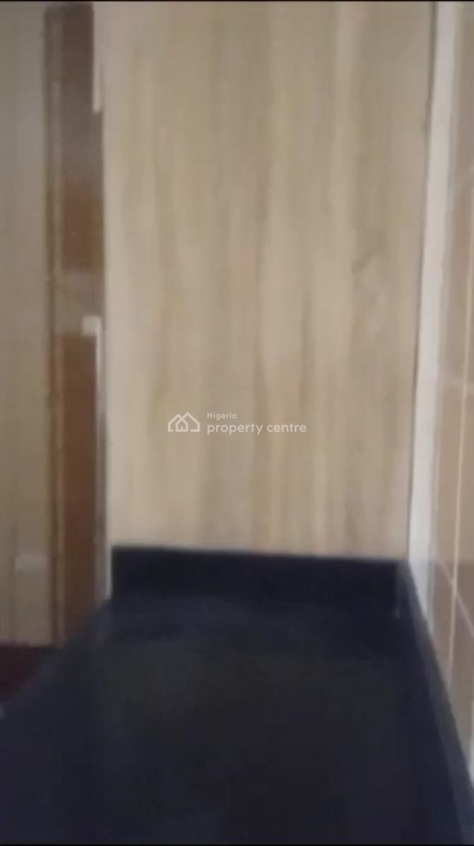 Luxury  Spacious 3 Bedroom with Glass Showers, Kitchen Cabinets., Alaka Estate, Surulere, Lagos, Flat / Apartment for Rent