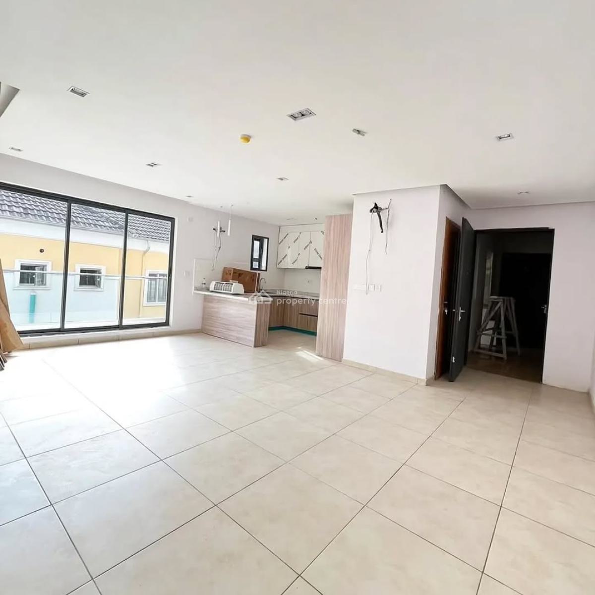 Luxurious 2 Bedroom, Ologolo, Lekki, Lagos, Flat / Apartment for Sale