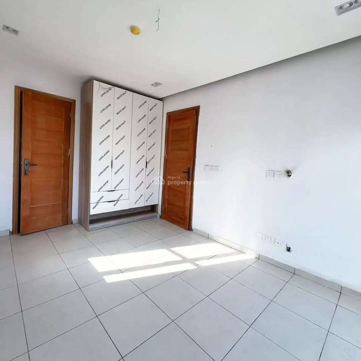 Luxurious 2 Bedroom, Ologolo, Lekki, Lagos, Flat / Apartment for Sale