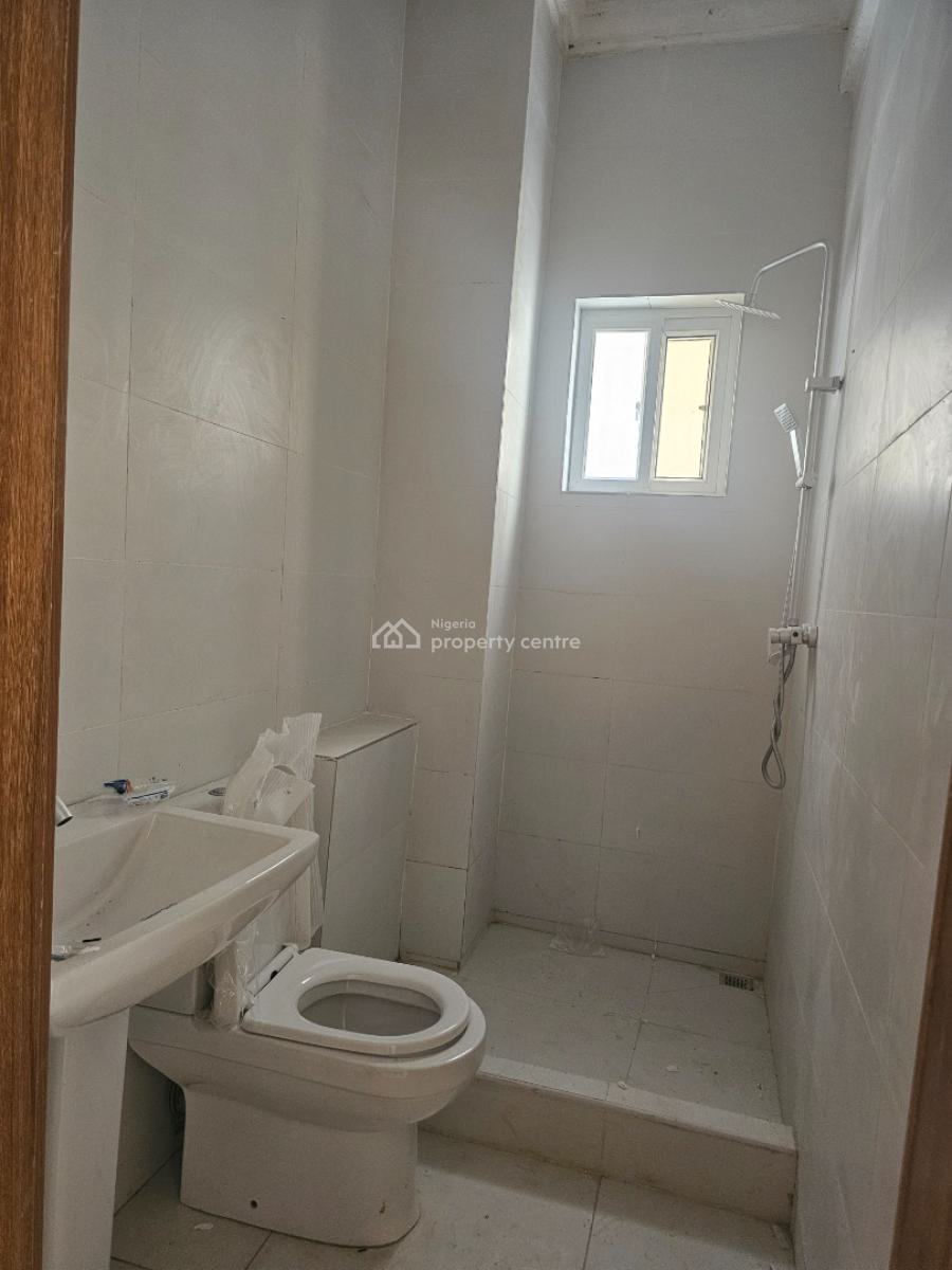 3 Bedroom Flat Wit Bq, Osapa, Lekki, Lagos, Flat / Apartment for Sale
