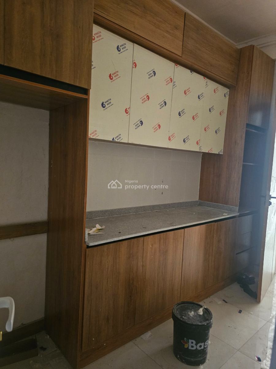 3 Bedroom Flat Wit Bq, Osapa, Lekki, Lagos, Flat / Apartment for Sale