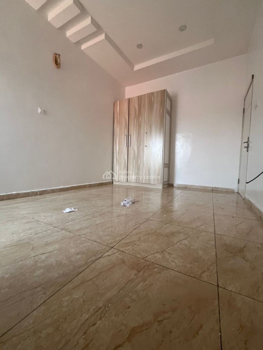 Spacious Single Room in a Shared Duplex, Lekki, Lagos, Flat / Apartment for Rent