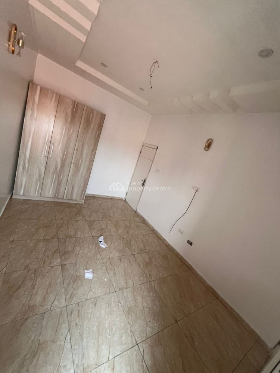 Spacious Single Room in a Shared Duplex, Lekki, Lagos, Flat / Apartment for Rent