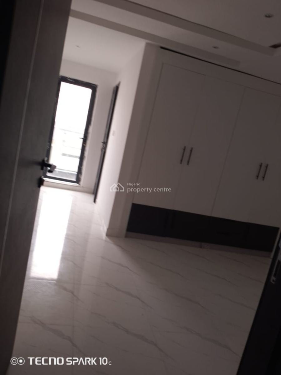 2 Bedroom Apartment with Pool and Gym, Main Lekki Phase 1, Lekki Phase 1, Lekki, Lagos, Flat / Apartment for Sale