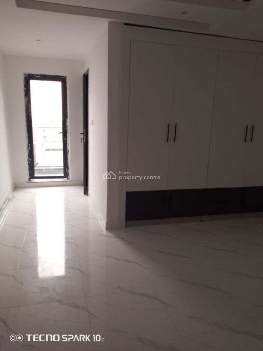 2 Bedroom Apartment with Pool and Gym, Main Lekki Phase 1, Lekki Phase 1, Lekki, Lagos, Flat / Apartment for Sale