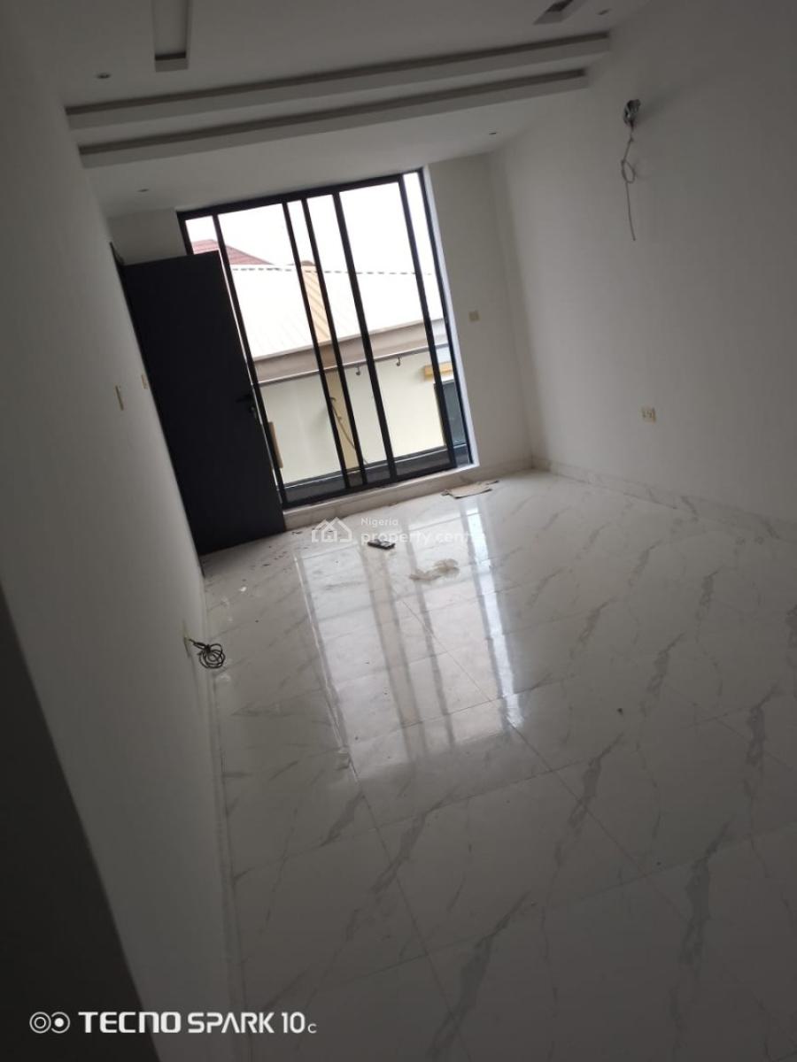 2 Bedroom Apartment with Pool and Gym, Main Lekki Phase 1, Lekki Phase 1, Lekki, Lagos, Flat / Apartment for Sale