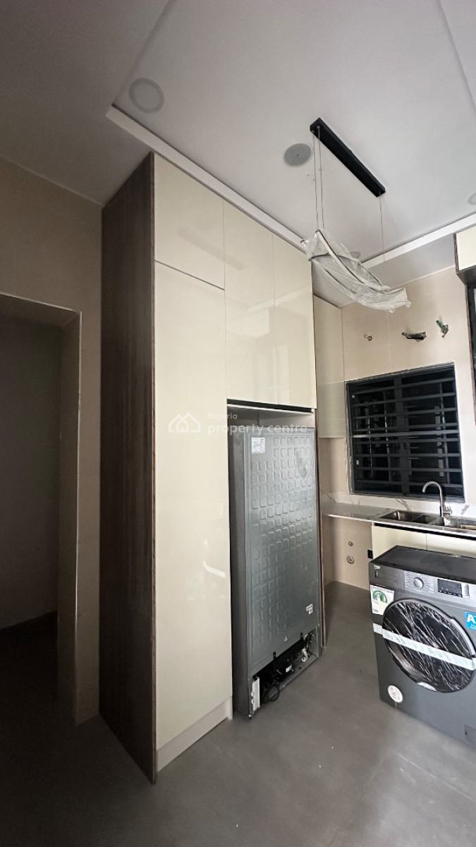 a Stylish Spacious 3 Bedroom Apartment with Elevator, Lekki Phase 1, Lekki, Lagos, Flat / Apartment for Sale