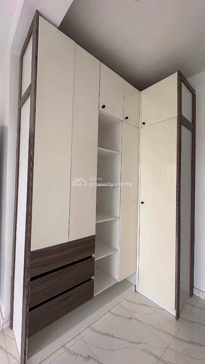 a Stylish Spacious 3 Bedroom Apartment with Elevator, Lekki Phase 1, Lekki, Lagos, Flat / Apartment for Sale