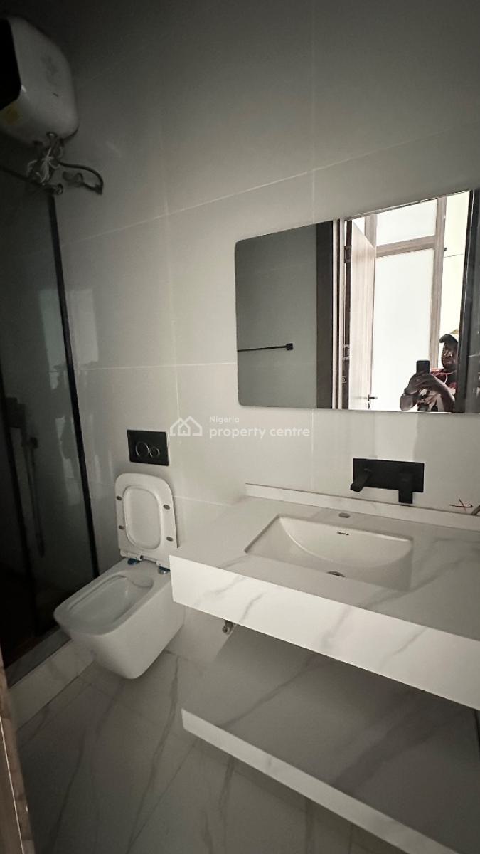 a Stylish Spacious 3 Bedroom Apartment with Elevator, Lekki Phase 1, Lekki, Lagos, Flat / Apartment for Sale