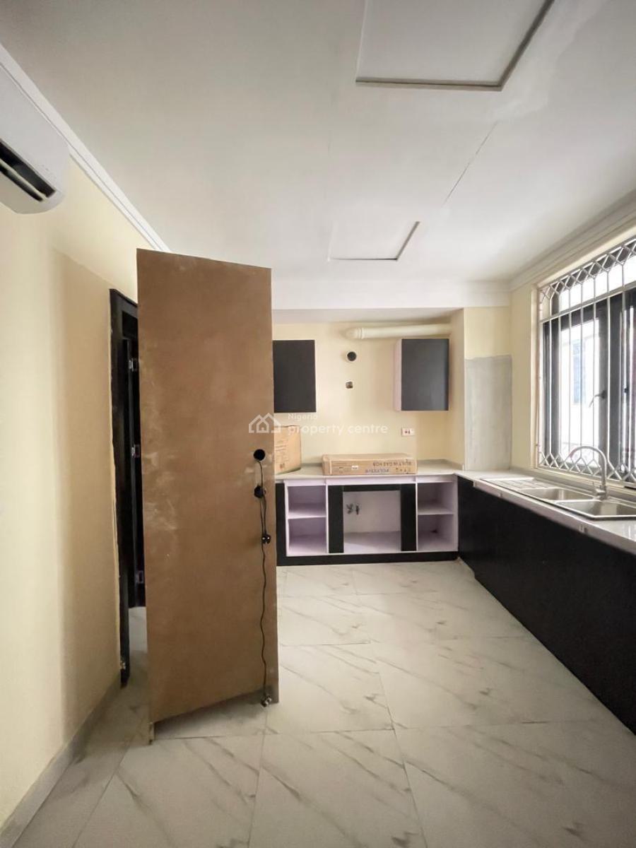 Great Investment Opportunity, Victoria Island (vi), Lagos, Block of Flats for Sale