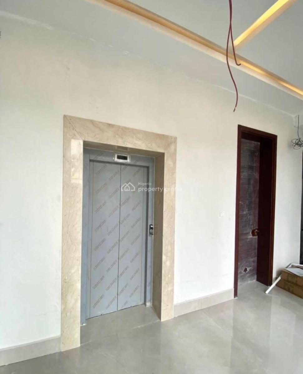 Spacious Massive Luxury 3bedroom Bedroom, Secure Estate on Admiralty Wey Lekki, Lekki Phase 1, Lekki, Lagos, Flat / Apartment for Rent