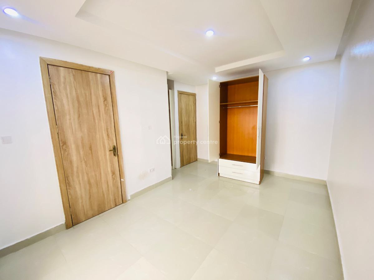 Self Compound Newly Built 4 Bedroom Terrace Duplex with Two Rooms Bq, Lekki Phase 1, Lekki, Lagos, Terraced Duplex for Rent