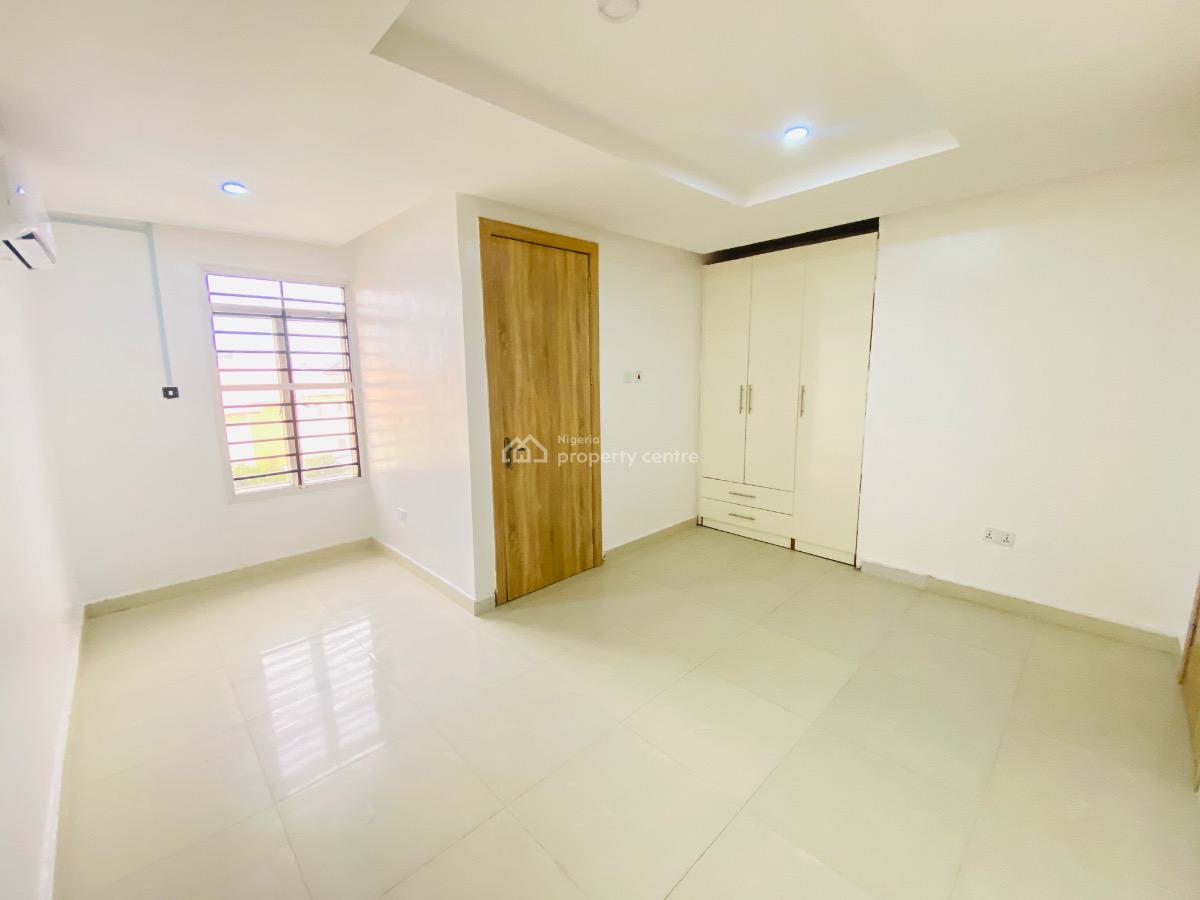 Self Compound Newly Built 4 Bedroom Terrace Duplex with Two Rooms Bq, Lekki Phase 1, Lekki, Lagos, Terraced Duplex for Rent