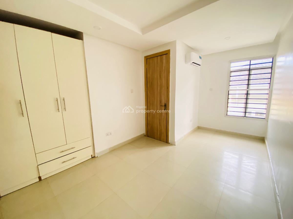 Self Compound Newly Built 4 Bedroom Terrace Duplex with Two Rooms Bq, Lekki Phase 1, Lekki, Lagos, Terraced Duplex for Rent