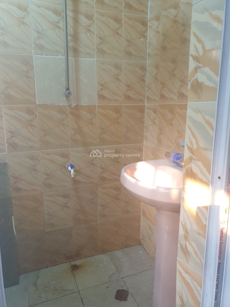 Spacious Miniflat, Off Spg Road, Igbo Efon, Lekki, Lagos, Flat / Apartment for Rent